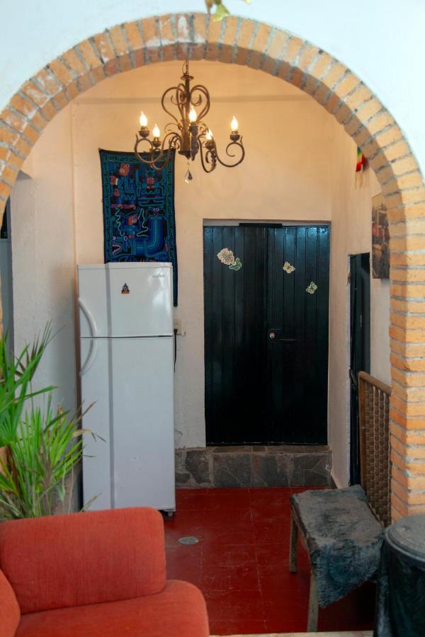 Casa Chuparrosa Hostel *